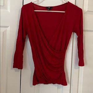 H&M ruched 3/4 sleeve shirt.